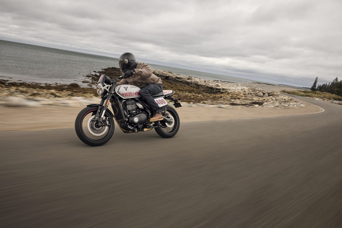 Triumph élargit sa gamme 400 avec la Tracker 400